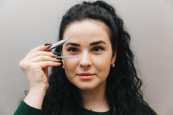 Best way to do eyebrow makeup for beginners - girlsnbeauty.com