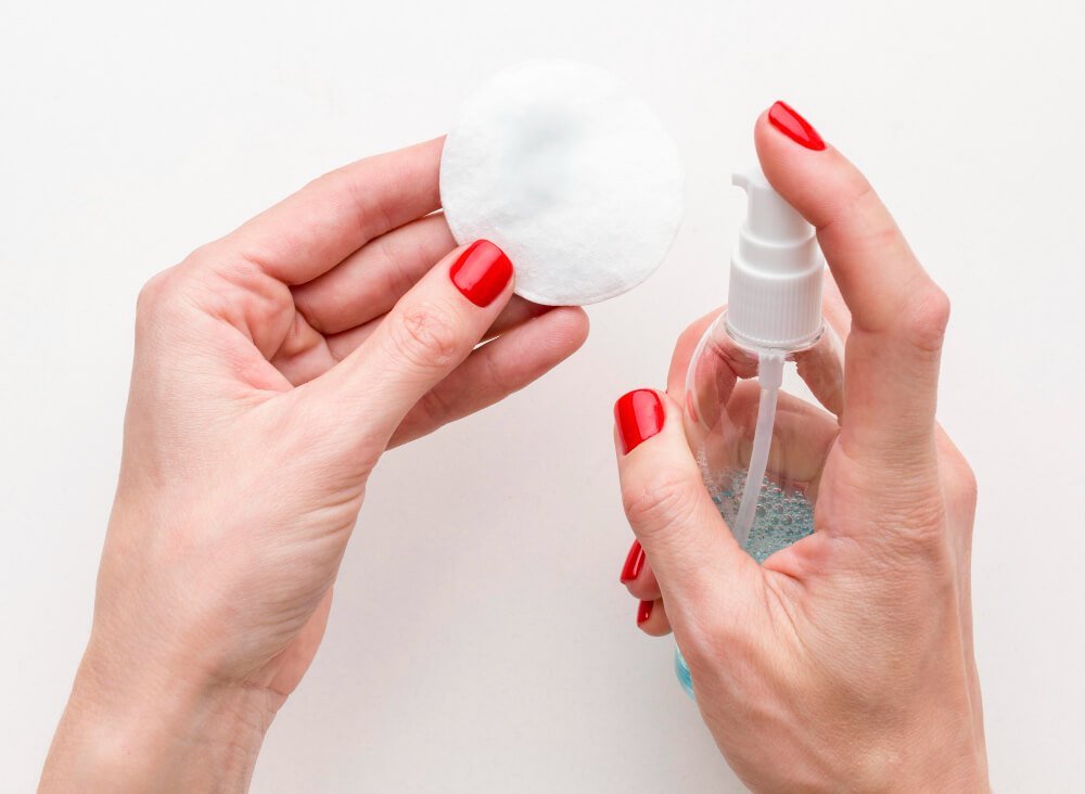 Best way to remove gel nail polish properly 1 Gel nail polish and remover