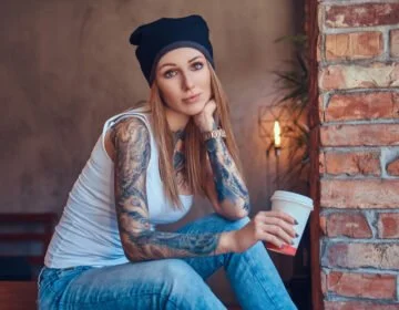 9 celebrities who covered up their ex-inspired tattoos after breakups - girlsnbeauty.com