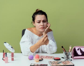 Beauty Problems Every Girl Faces-girlsnbeauty.com