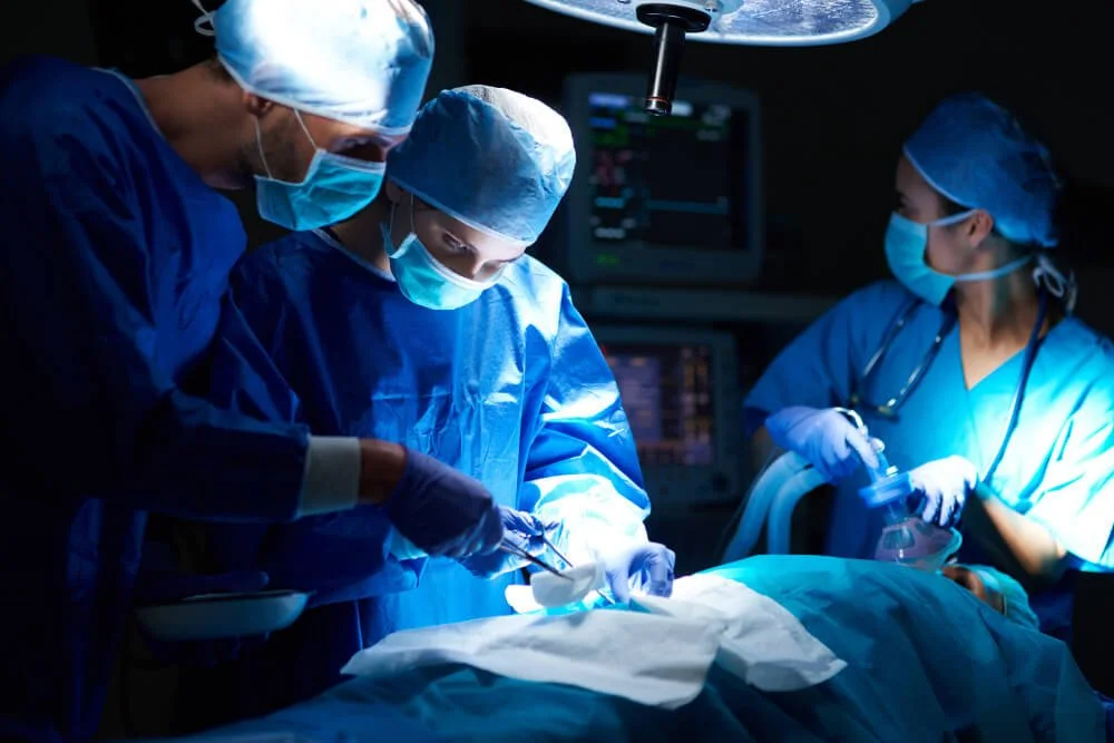 Hip dips surgery: procedure, side effects, costs 1 Hip dips surgery-girlsnbeauty.com