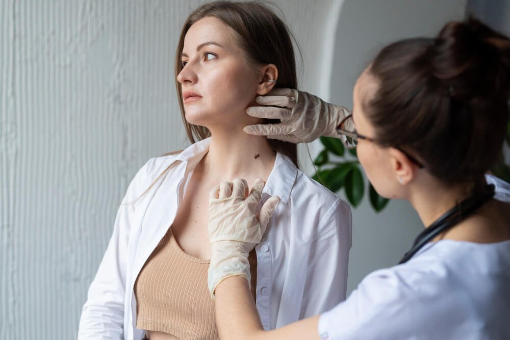 Everything you need to know about mole removal 1 Mole removal-girlsnbeauty.com