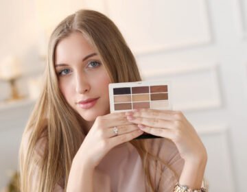 10 Stunning Eyeshadow Palettes in Dubai's Makeup Kits-girlsnbeauty.com