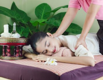 The Best Guide to Choose the Best Massage Oils-girlsnbeauty.com