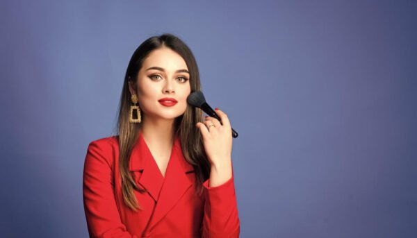 Glow-up with the latest makeup trends (Celebrity-Inspired)