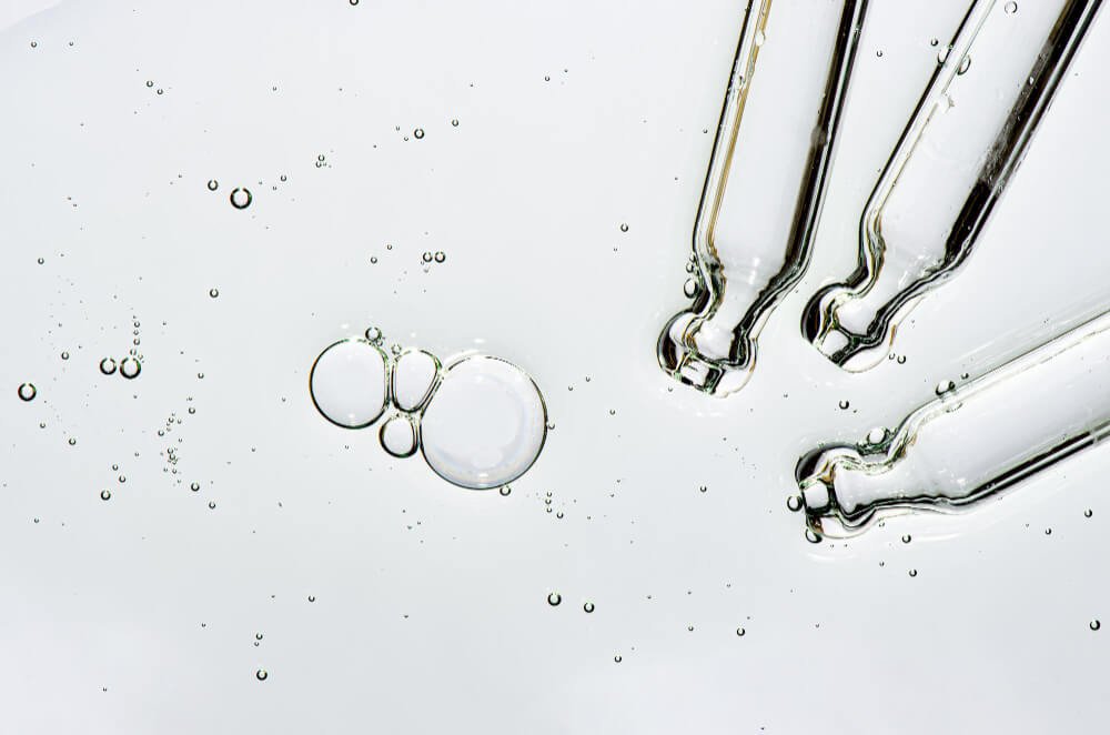 Glycolic Acid vs Salicylic Acid: Which is best for your skin type? 2 Glycolic Acid vs Salicylic Acid Which is best for you - girlsnbeauty.com