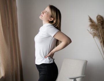 10 Best Back Stretches for Lower Back Pain Relief 3 10 Best Back Stretches for Lower Back Pain Relief - girlsnbeauty.com
